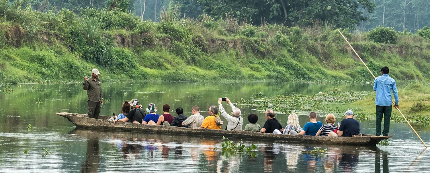canoe-in-chitwan-national-park