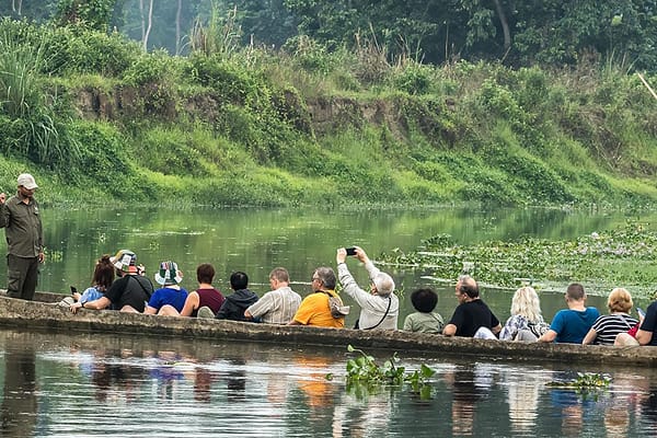 canoe-in-chitwan-national-park